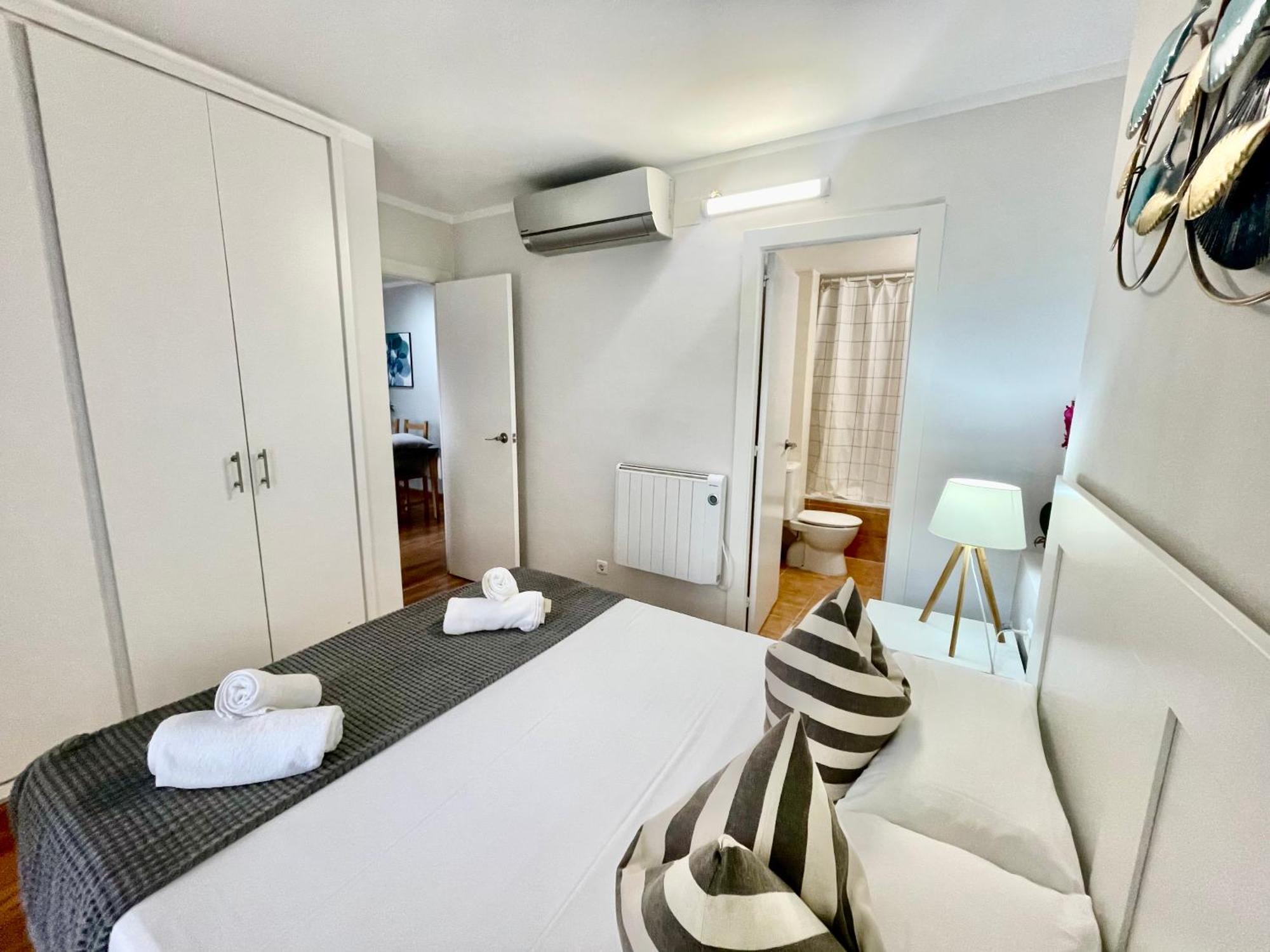Seahomes Vacations, La Mer Bleue, Beach&Pool, Pk, Full Equipped In Fenals Beach Lloret de Mar Ngoại thất bức ảnh