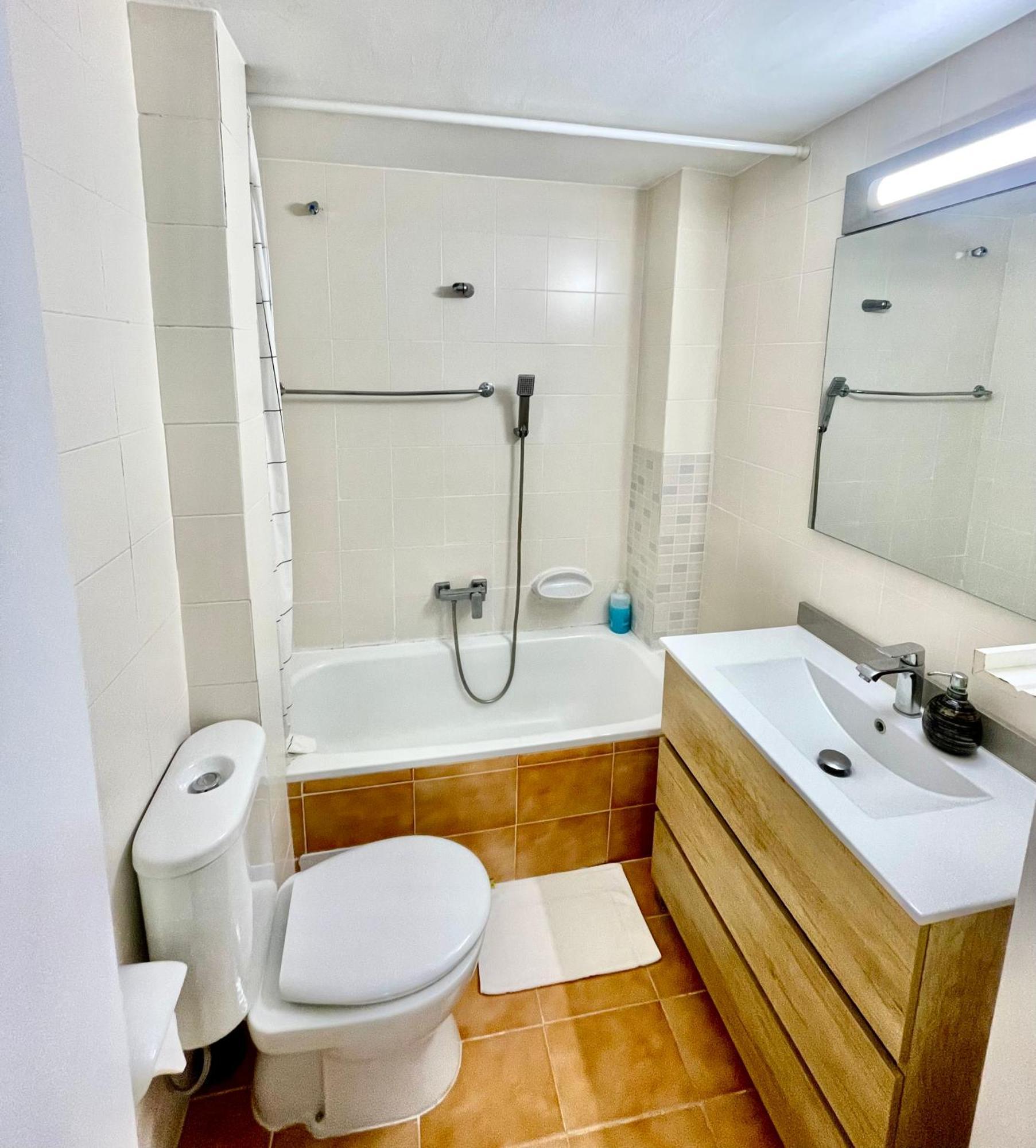 Seahomes Vacations, La Mer Bleue, Beach&Pool, Pk, Full Equipped In Fenals Beach Lloret de Mar Ngoại thất bức ảnh